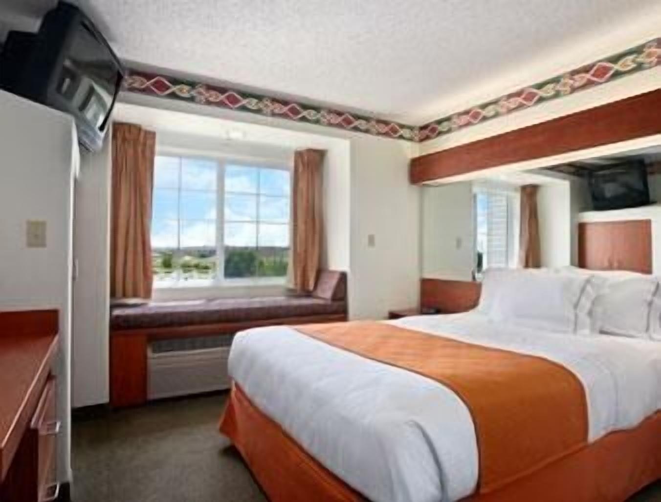 Microtel And 2*