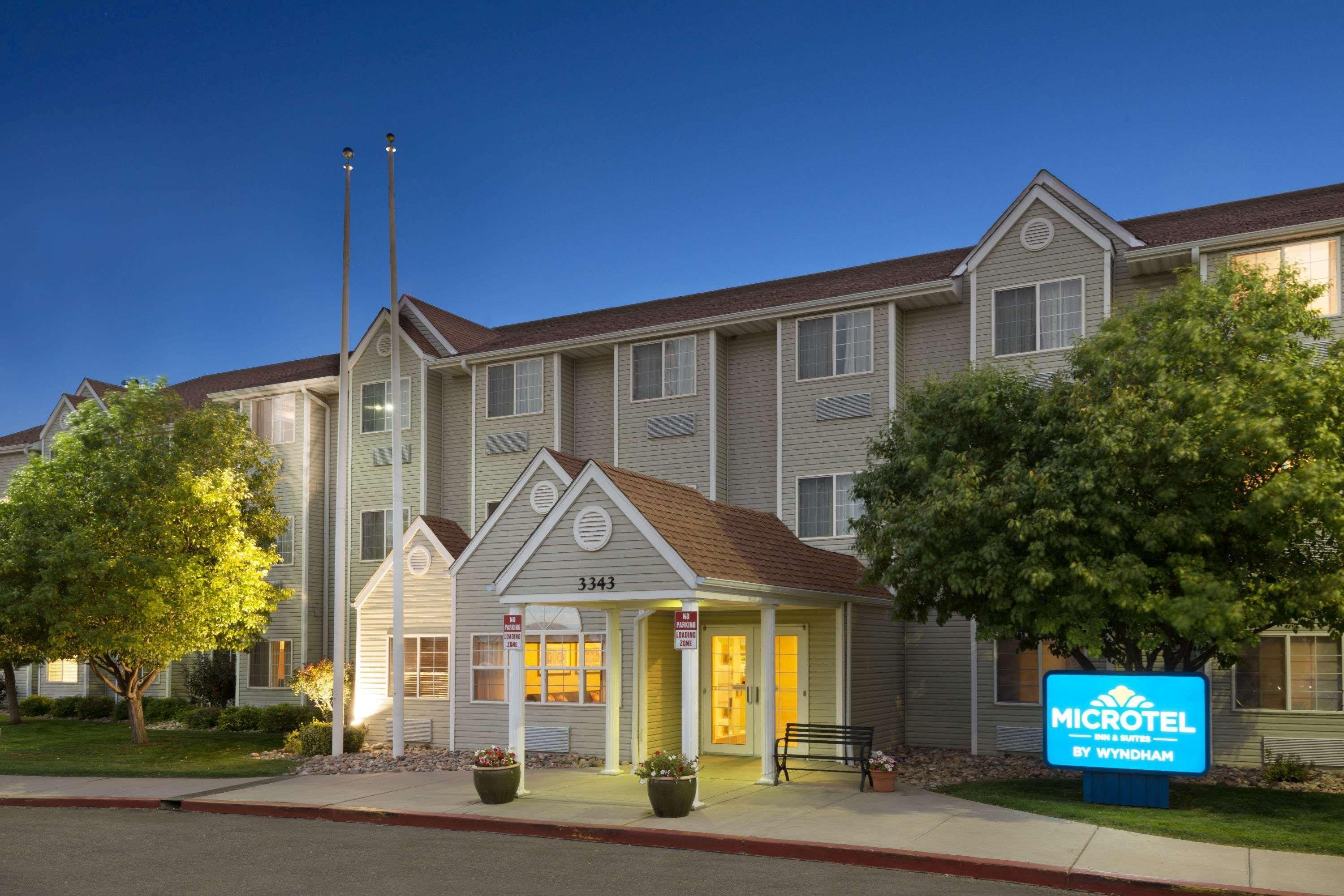 Hotel Microtel And Pueblo